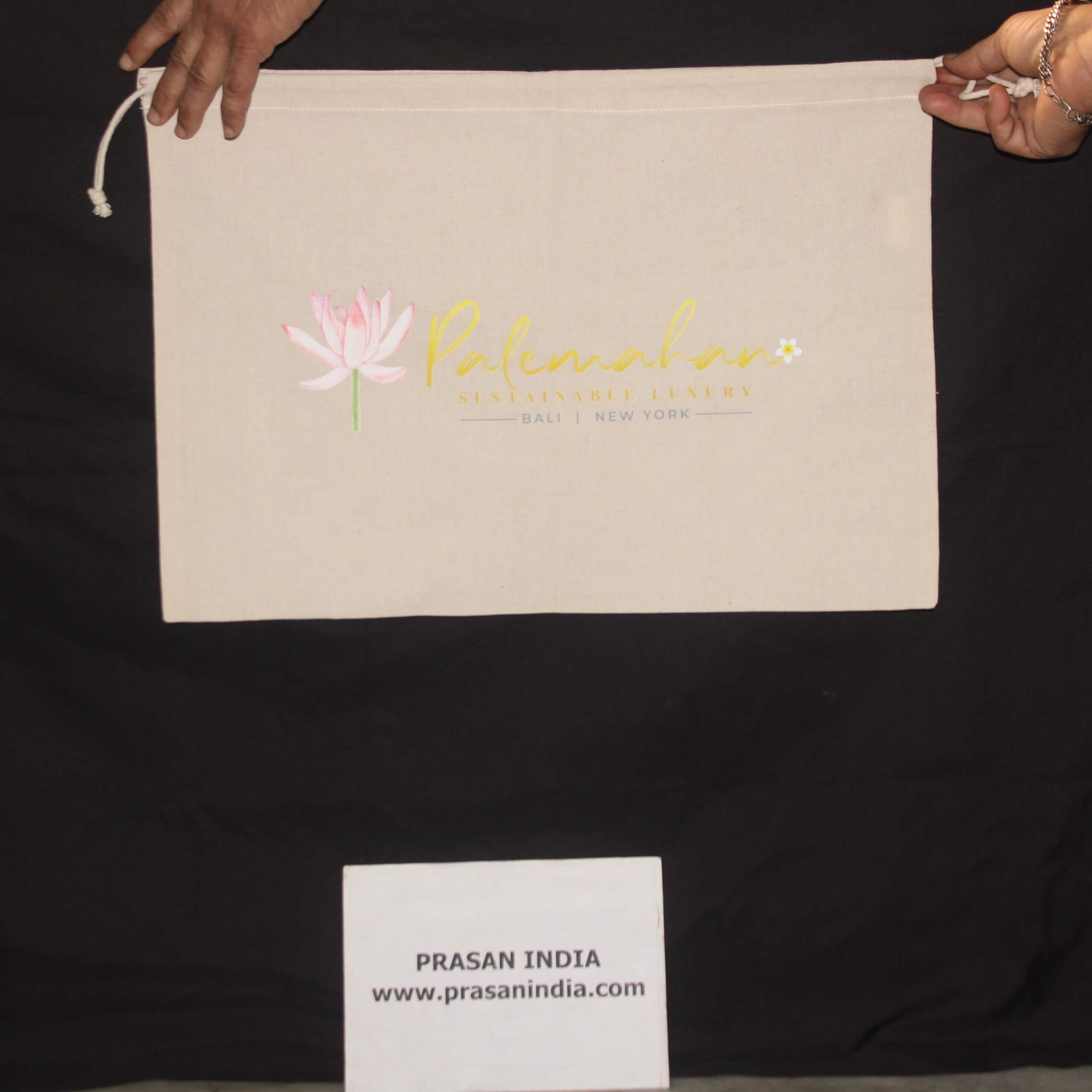 Drawstring 103.(Main)